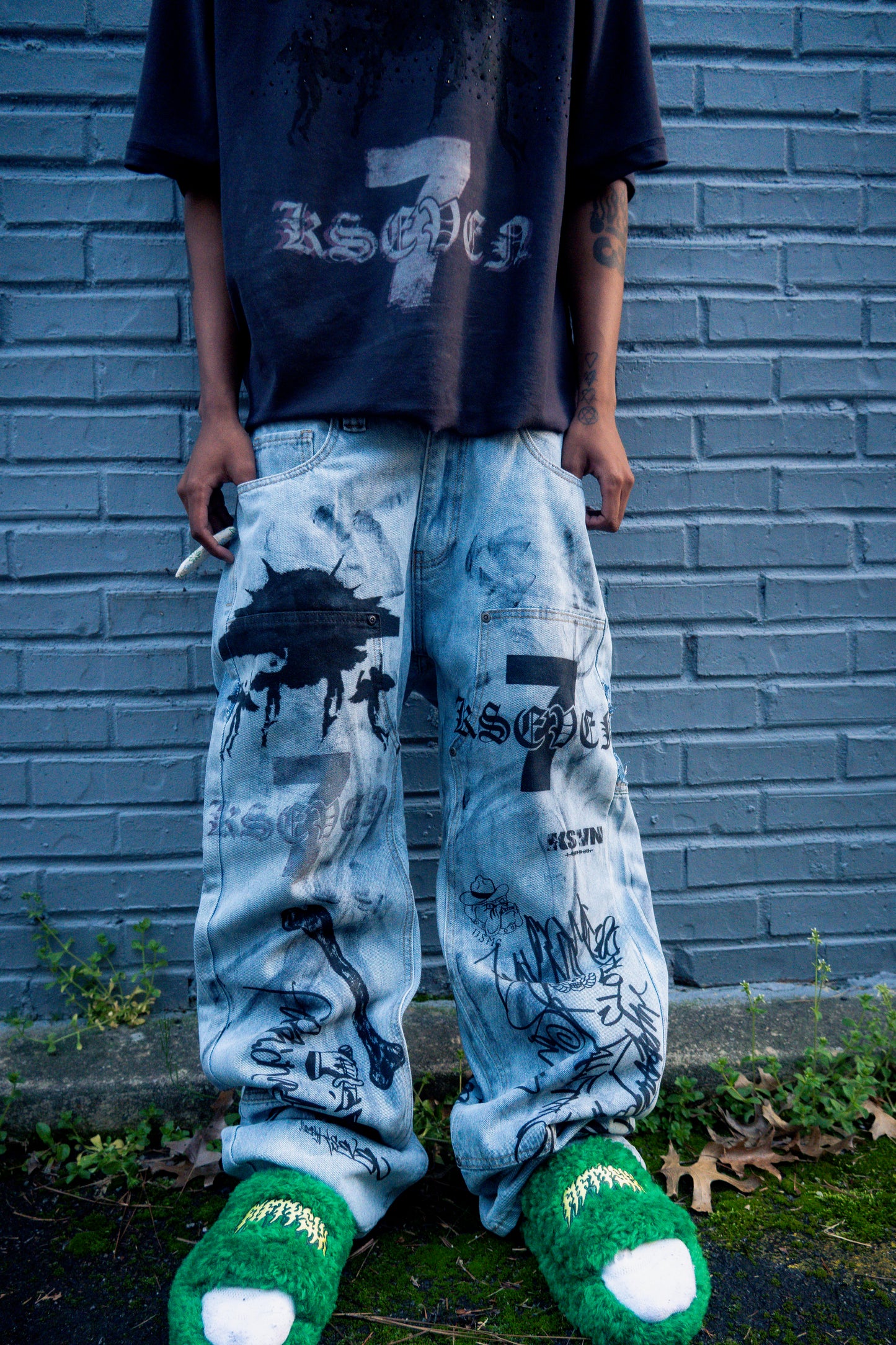 ALL OVER 7 PRINT DENIM